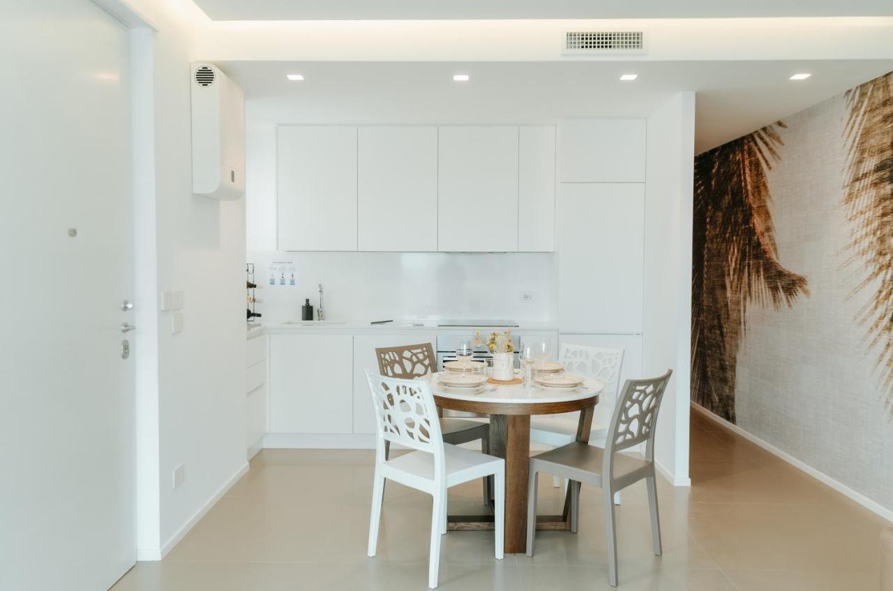 Appartement Apulialux Seaview Prestige Apt / Jacuzzi + Parking à Polignano a Mare Extérieur photo