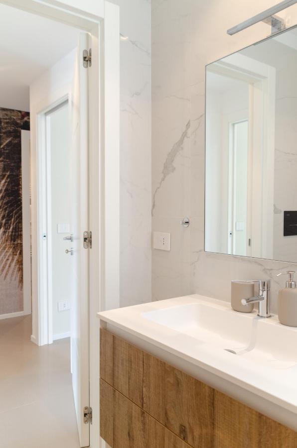Appartement Apulialux Seaview Prestige Apt / Jacuzzi + Parking à Polignano a Mare Extérieur photo