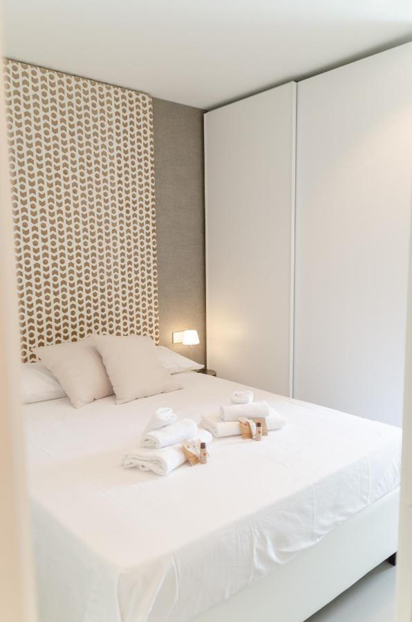 Appartement Apulialux Seaview Prestige Apt / Jacuzzi + Parking à Polignano a Mare Extérieur photo