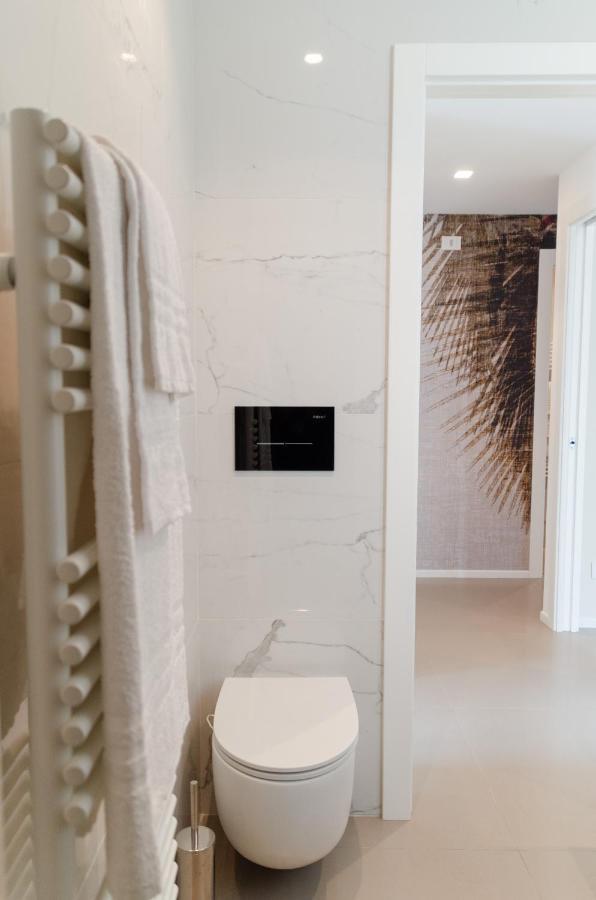 Appartement Apulialux Seaview Prestige Apt / Jacuzzi + Parking à Polignano a Mare Extérieur photo